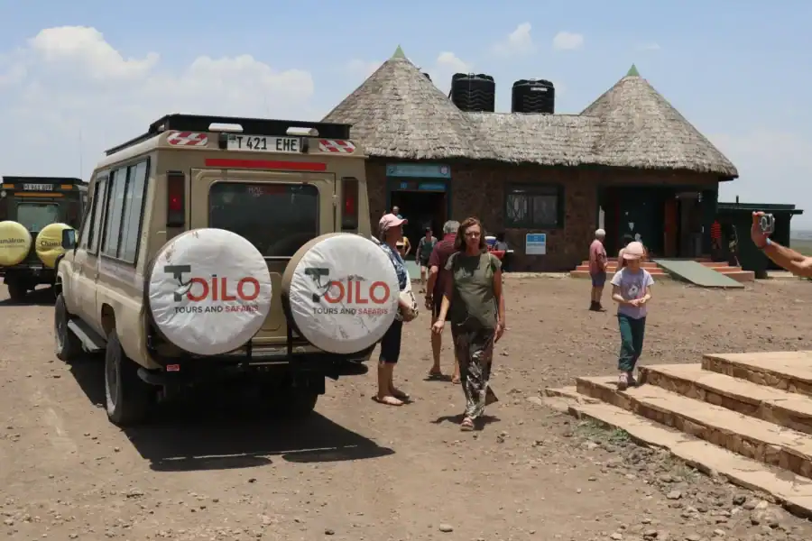🕓5-Day Group Safari Tarangire, Serengeti, Ngorongoro, Manyara