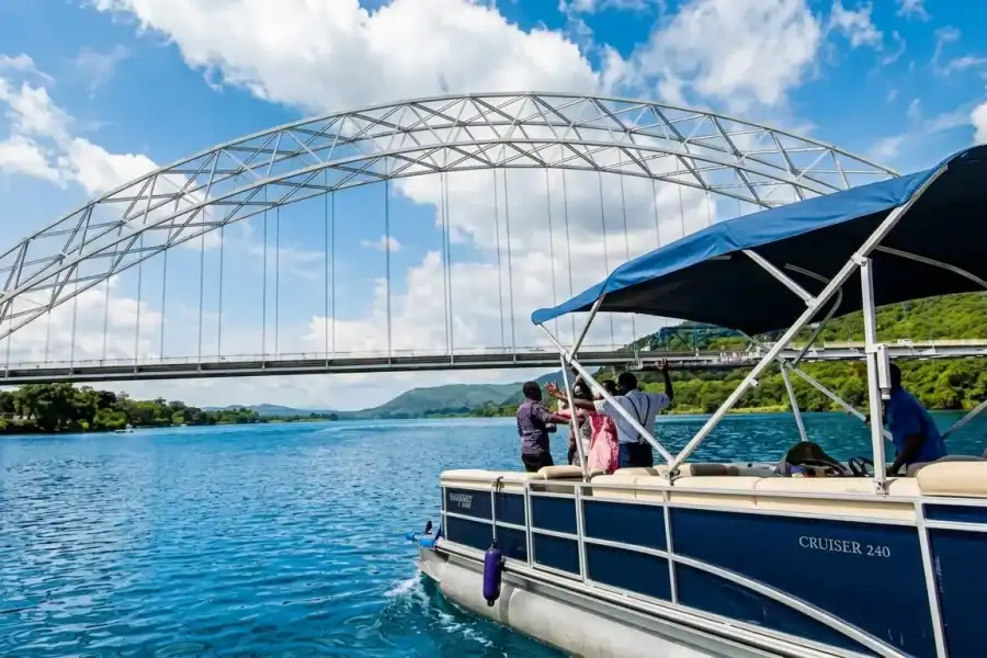 🕓Accra: Shia Hills Safari& Akosombo Boat Cruise Day Tour