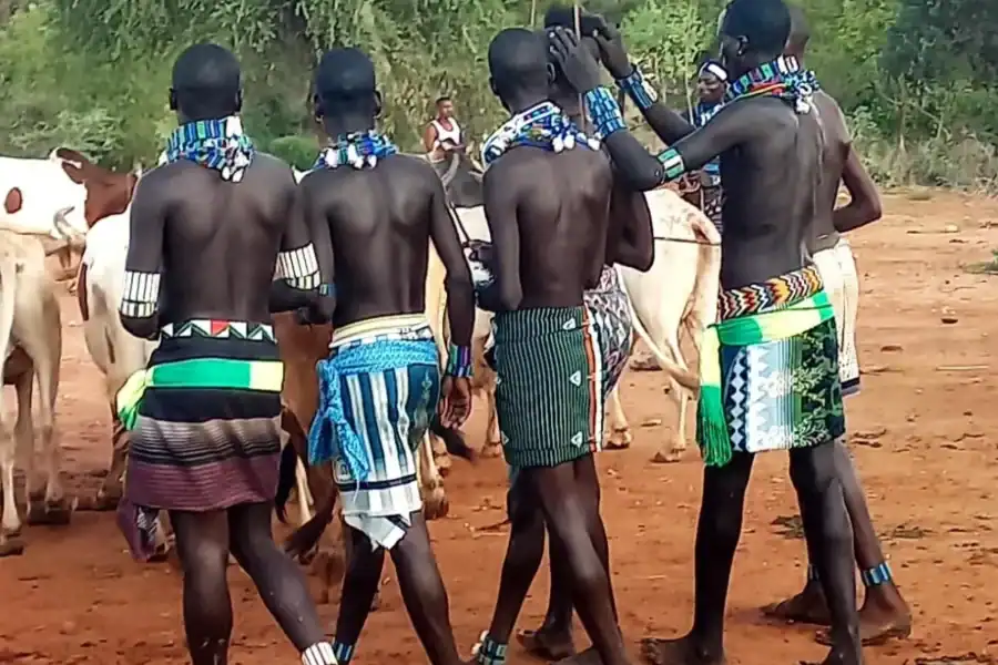 🕓Addis Ababa: 5-Days Guided Tour to Omo valley with Flights