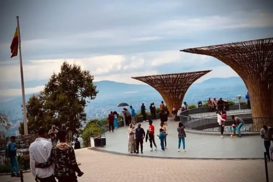 🕓Addis Ababa: Corridor Tour with Spanish-Speaking Guide