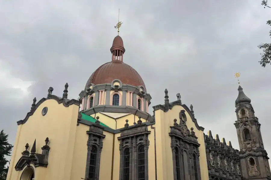 🕓Addis Ababa: Heights, Heritage& Market Life Tour