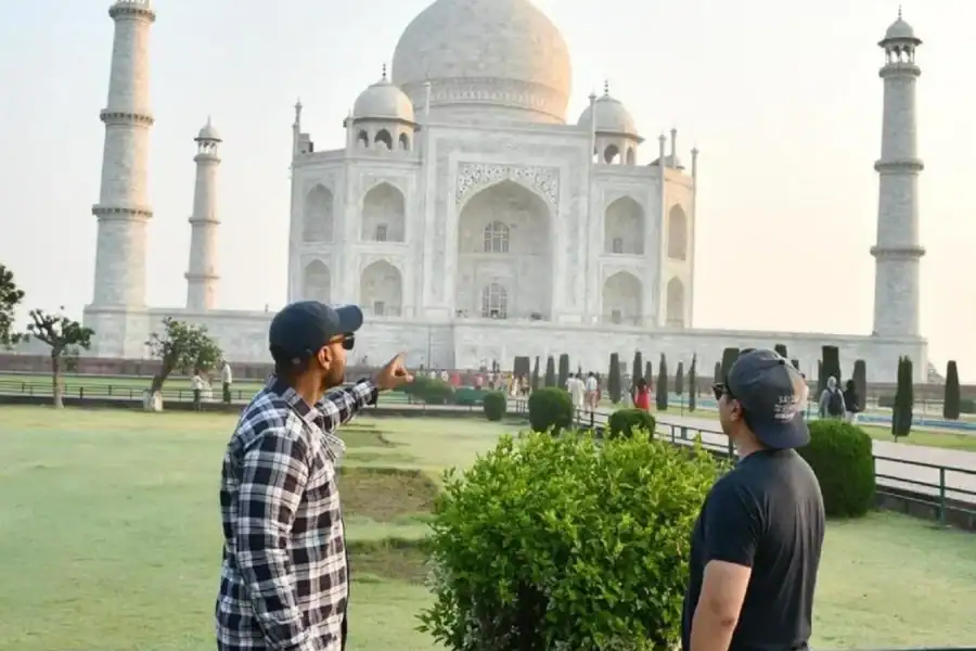 🕓Agra Shopping Tour with Taj Mahal – Pickup Delhi/Agra/Jaipur