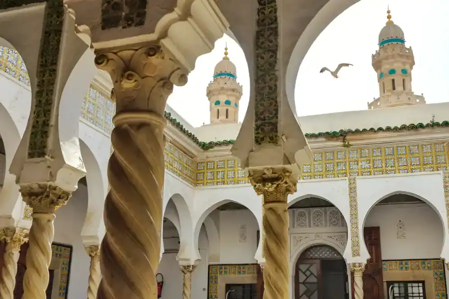 🕓Algiers: Casbah, Bardo Museum, Martyrs' Memorial with lunch