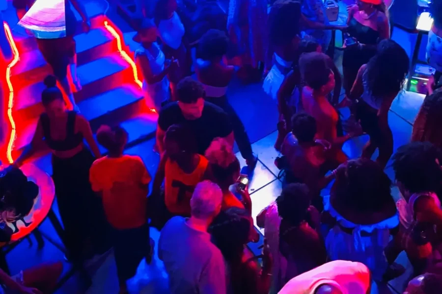 🕓Antananarivo: Nightlife Tour with Private Bodyguard
