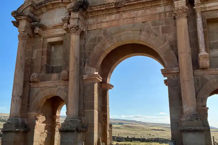 🕓Batna: Timgad Roman Ruins Guided Tour with Tickets