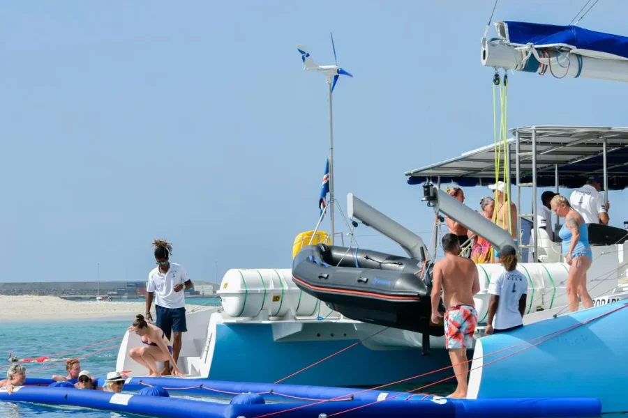 🕓Boa Vista Catamaran Tour: All Inclusive Bay Cruise
