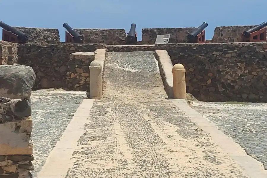 🕓Boa Vista: Motor Yacht Cruise with Snorkeling&Beach BBQ