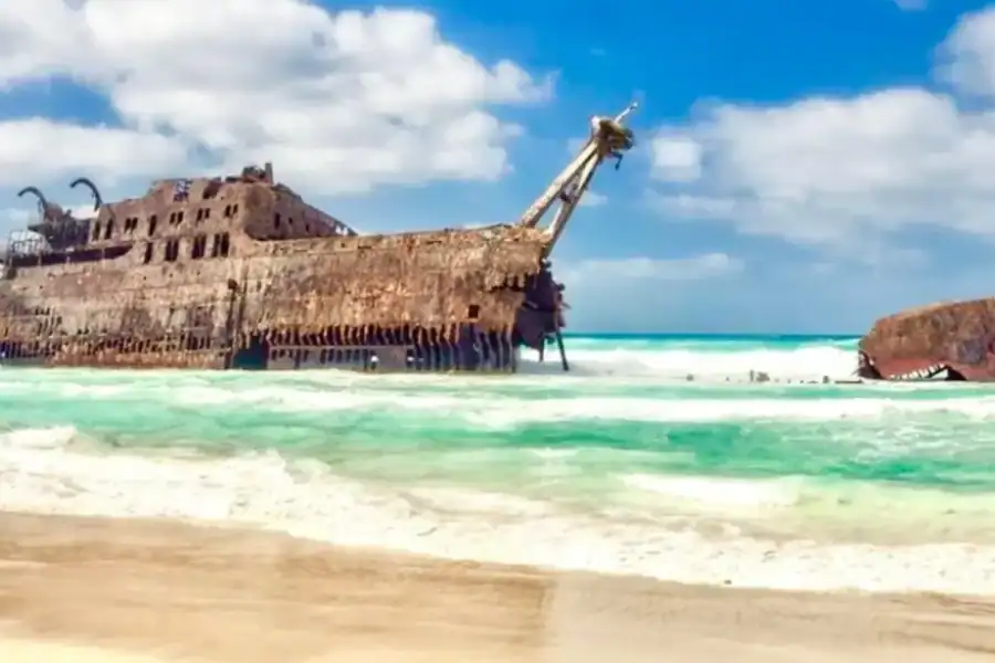🕓Boavista: Rabil, Shipwreck, City, Snacks& Drinks – 4×4 Tour