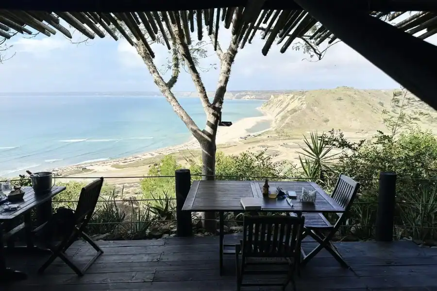🕓Cabo Ledo Horizons: Beach, Gastronomy& Relaxation