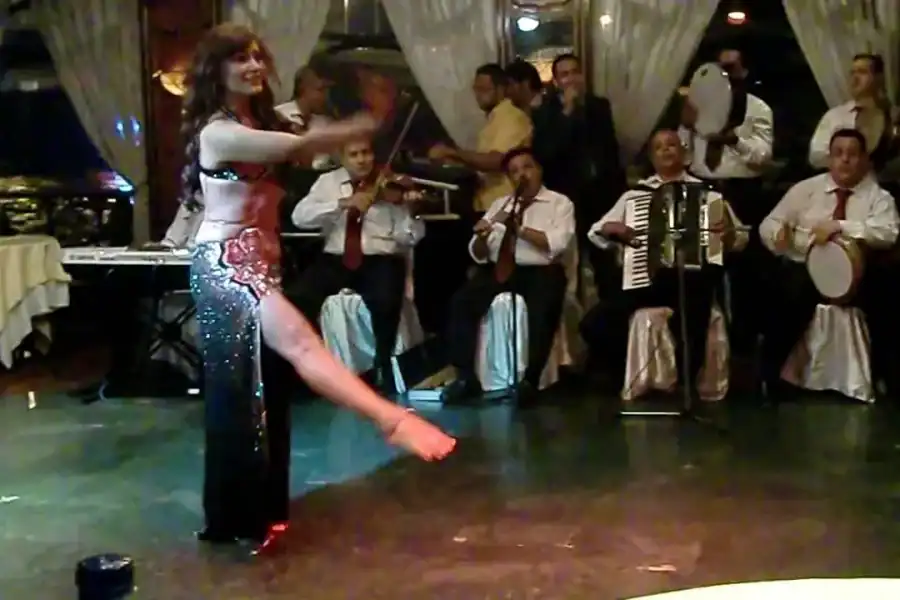 🕓Cairo: Nile Dinner Cruise with Belly Dancer Show with Pickup