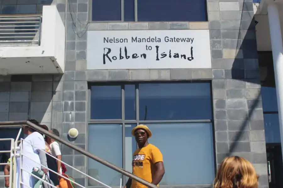 🕓Cape Town: Robben Island ferry ticket with guided tour