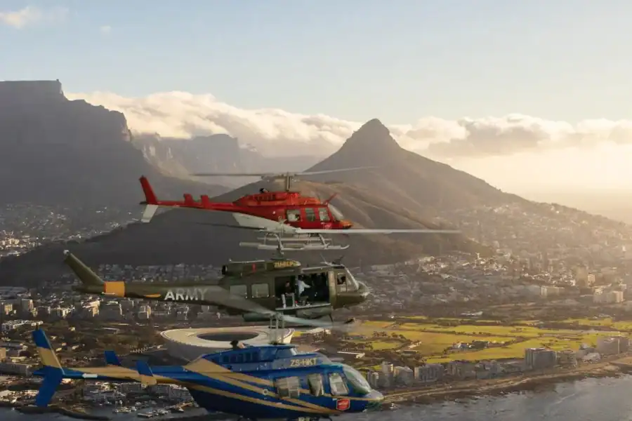 🕓Cape Town to Camps Bay& Hout Bay Helicopter Flight – 18Min