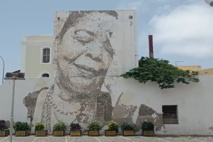 🕓Cesária Évora: Life of a Diva
