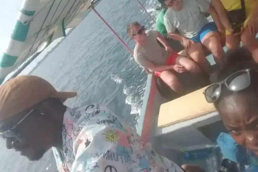 🚸Diani: Wasini Island Dolphin Watching And Snorkeling Tour