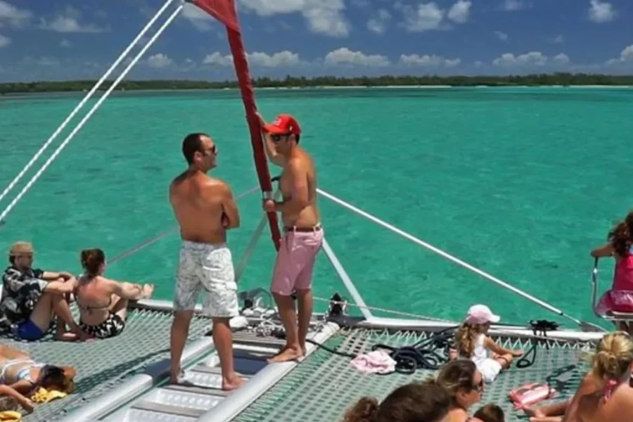 🕓Enjoy a relaxing day on Catamaran at Ile aux Cerfs