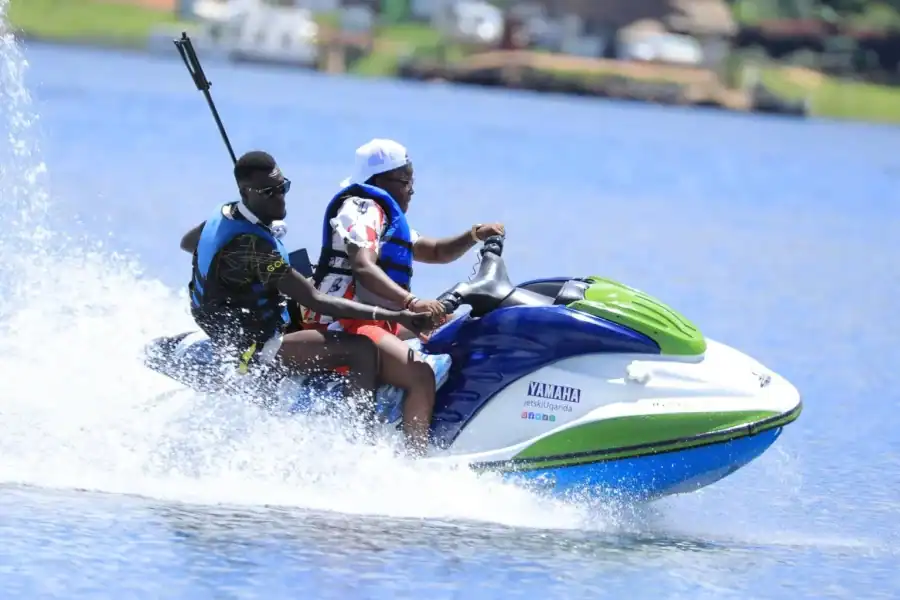 🕓Entebbe: Lake Victoria Jet Ski, Speedboat, Tubing Tour