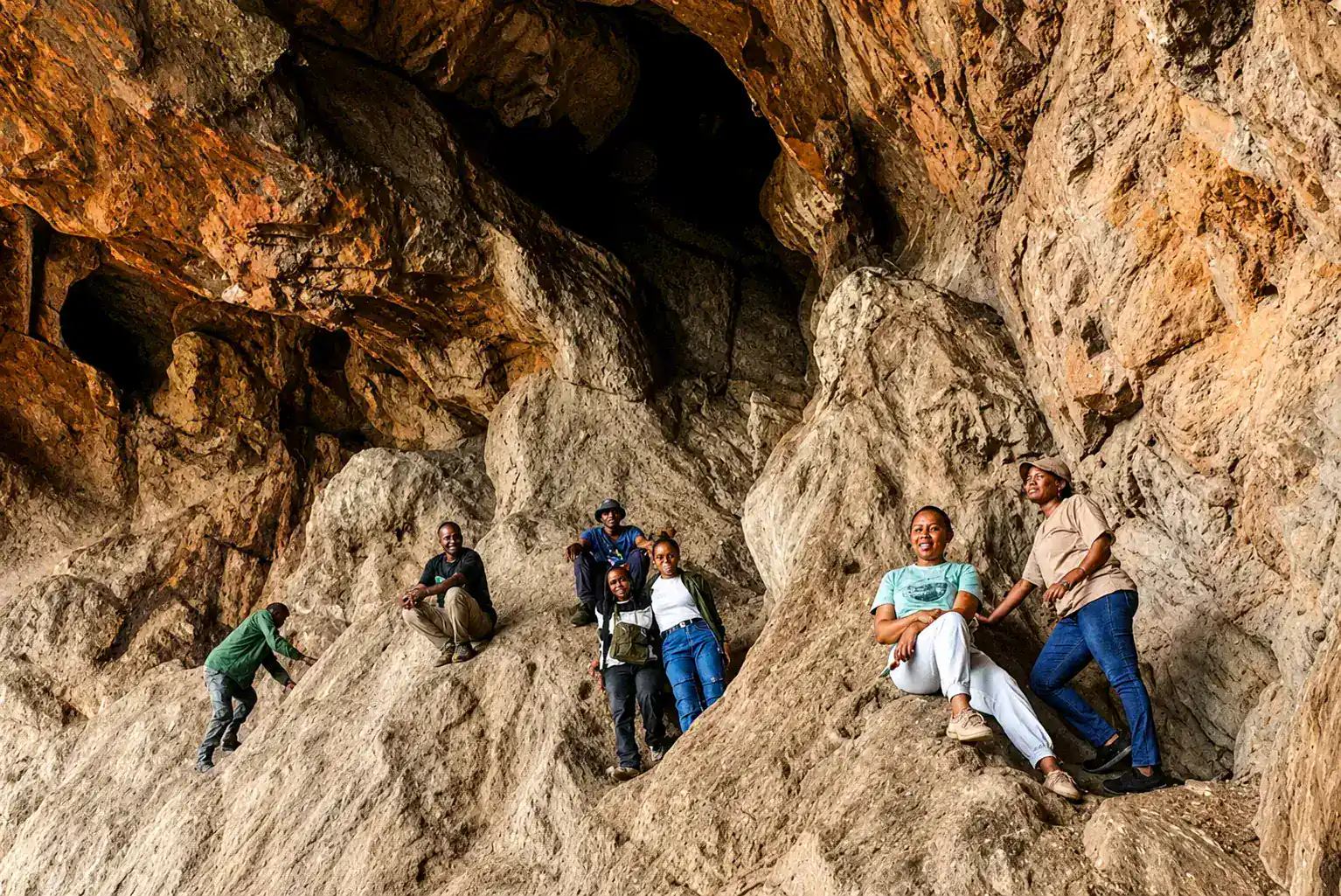 🕓Eswatini: Caving& Mkhuzweni Ancient Rock Art Full-Day Tour