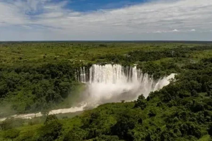 🚶🏽 Hiking the Kalandula Falls (Angola)