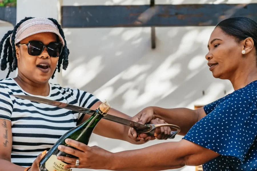 🕓From Cape Town: 3 Regions Wine Tour with 3 Estates, 15 Wines