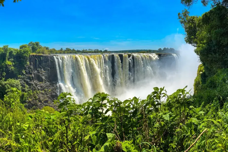🕓From Kasane: Explore Victoria Falls in Zimbabwe and Zambia