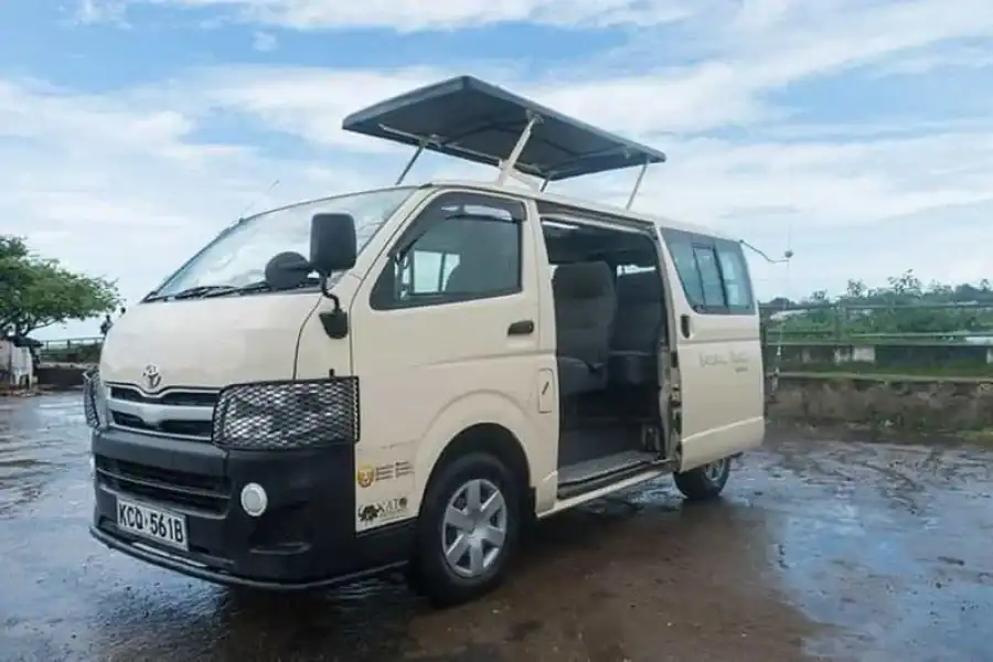 🚸From Mombasa: 2-day Taita Hills Game Sanctuary Safari