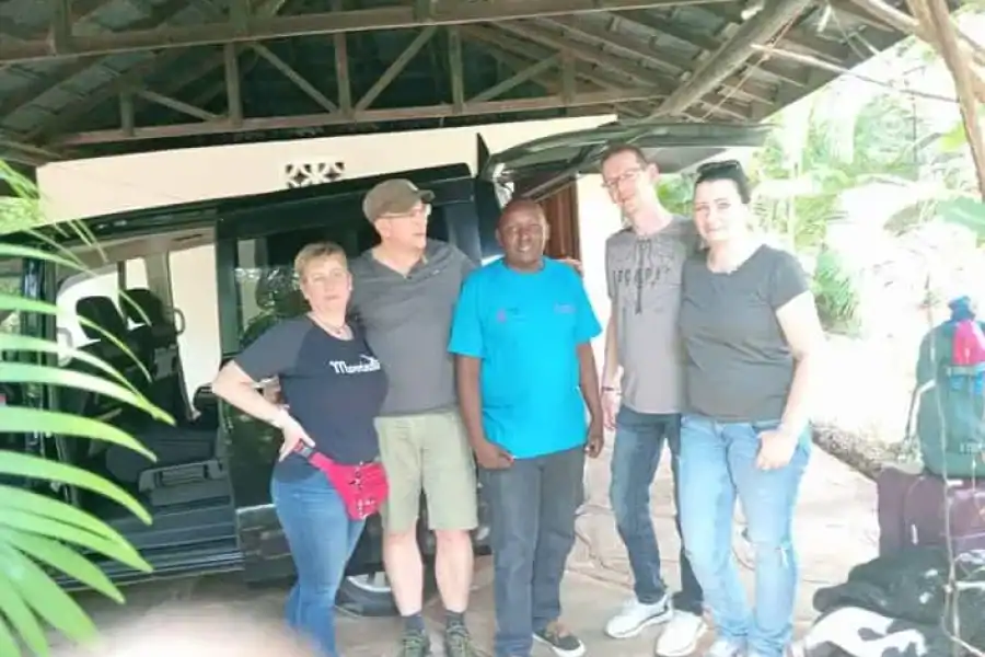 🚸From Mombasa Airport: Diani Transfer In A Minivan (5 Pax)