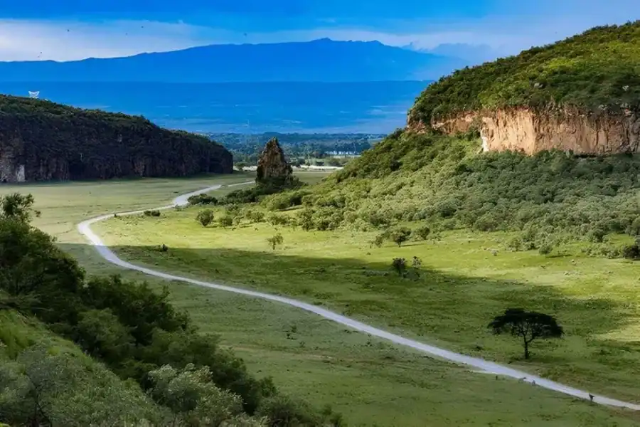 🕓From Nairobi: Hell’s Gate& Crescent Island 2-Day Tour