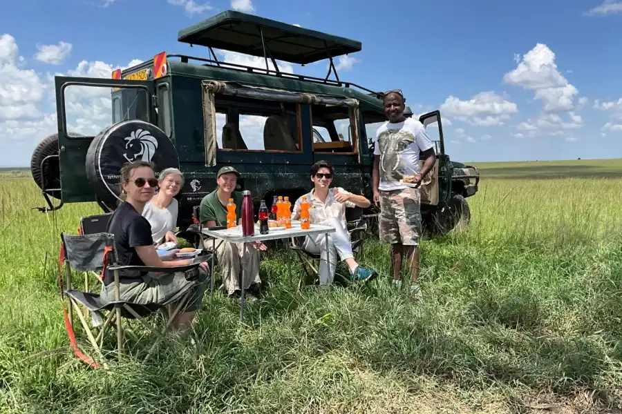 🕓From Nairobi: Maasai Mara 1-Day Safari: AW, Lunch& Pickup