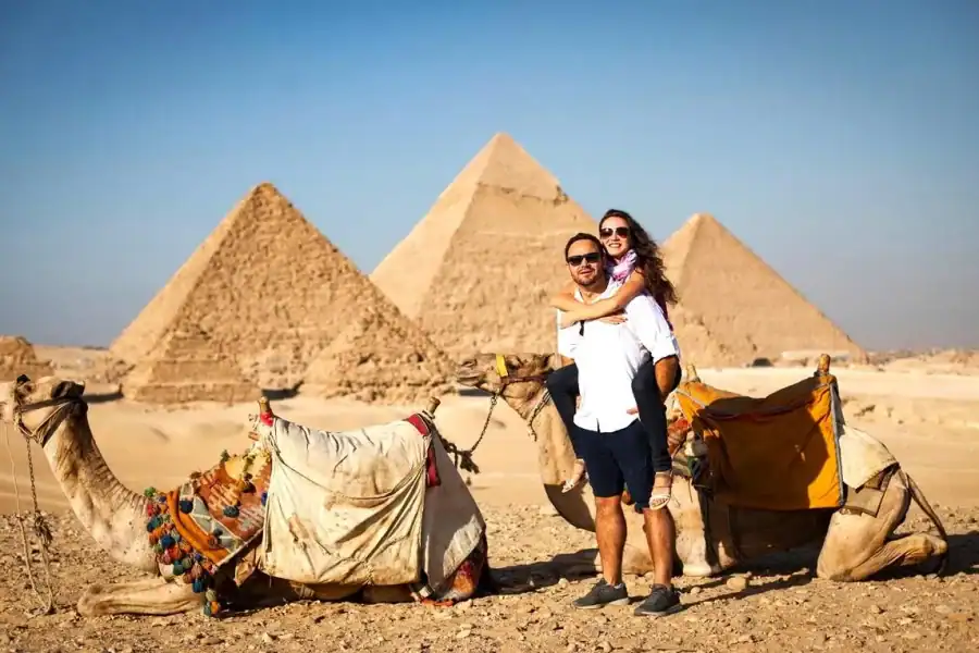 🕓Hurghada: Giza Pyramids, Sphinx and Egyptian Museum Day Trip