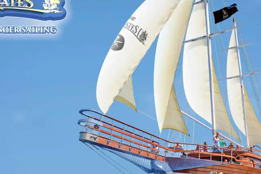 🕓Hurghada: Pirates Sailing Boat to Orange Bay with Transfers