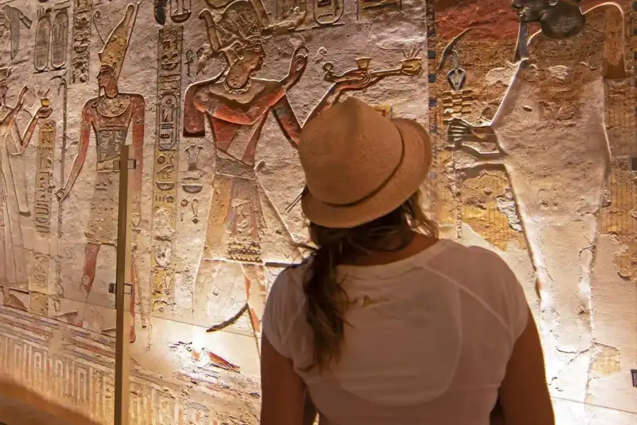 🕓Hurghada: Small-Group Luxor Highlights& Tut Tomb Day Tour