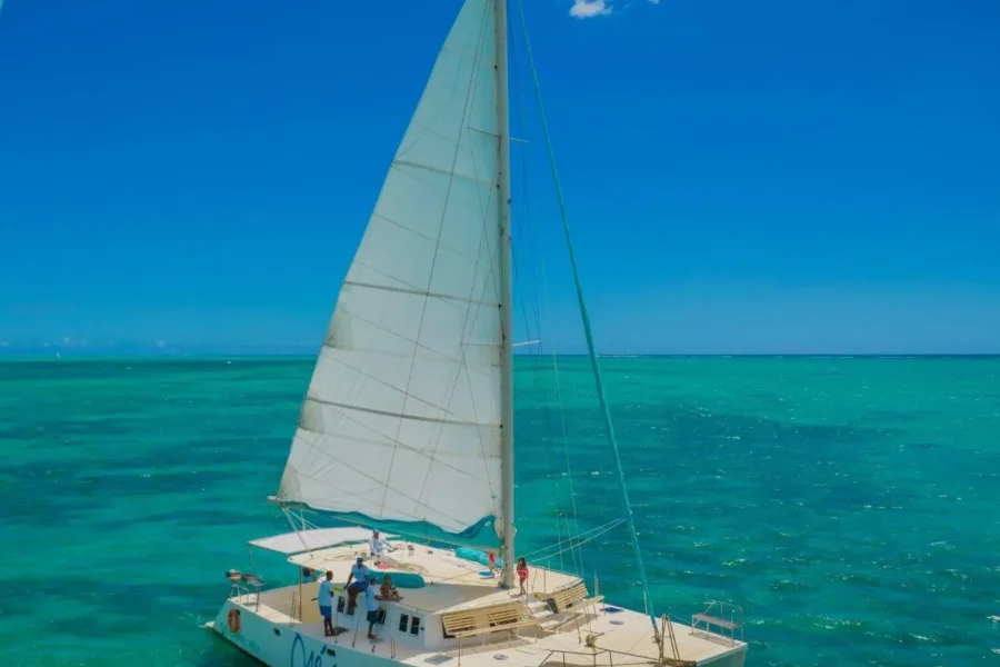 🕓Île aux Cerfs: Private Catamaran Cruise with Gourmet Lunch