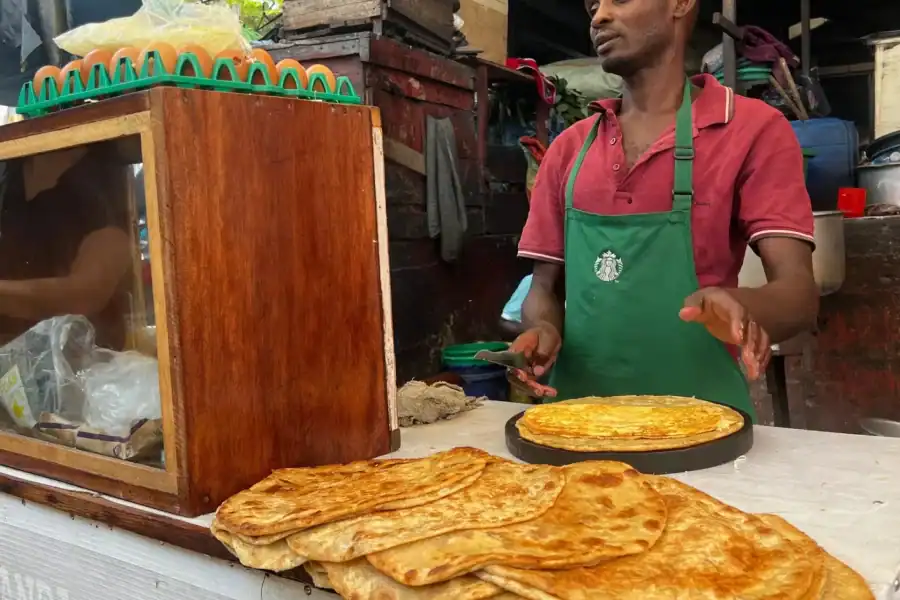 🕓Jinja: Female-Led walking Tour with Local Tastings