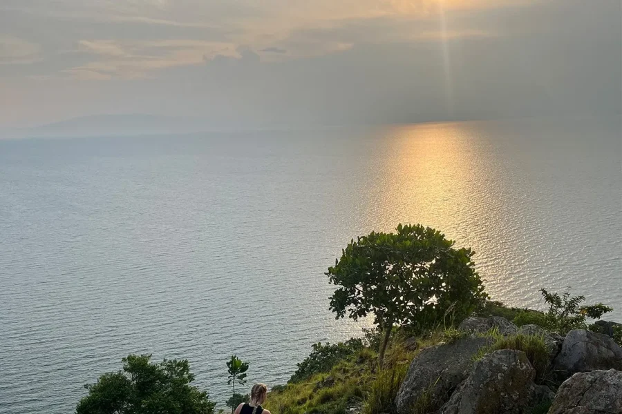 🕓Lake Kivu Trip with a Hike and Coffee plantation experience