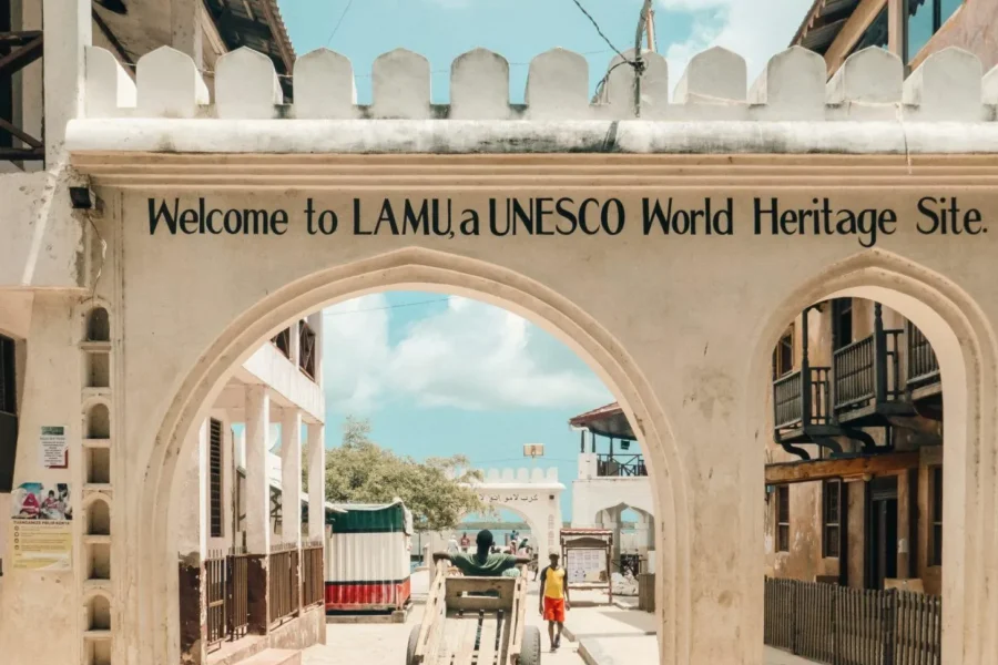 🕓Lamu Island Escape: Dhow Cruise& Swahili Heritage Tour