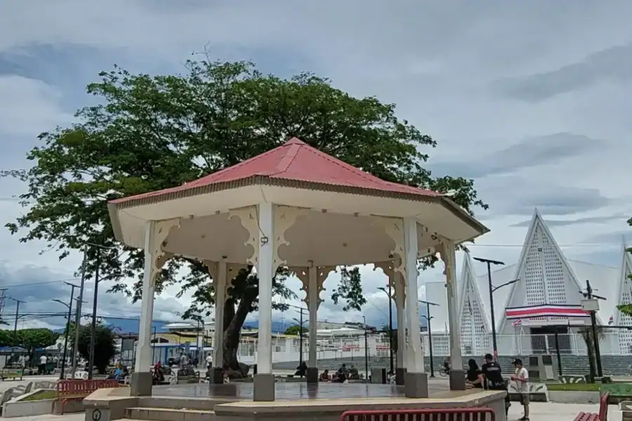 🕓Liberia: Historical Walking City Tour