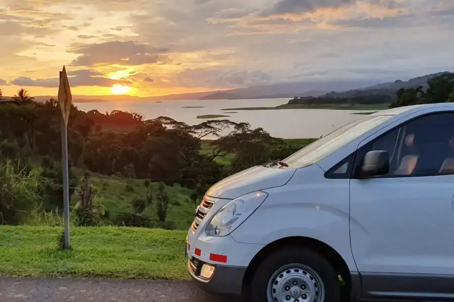 🕓Liberia: LIR Liberia Airport to La Fortuna Private Transfer