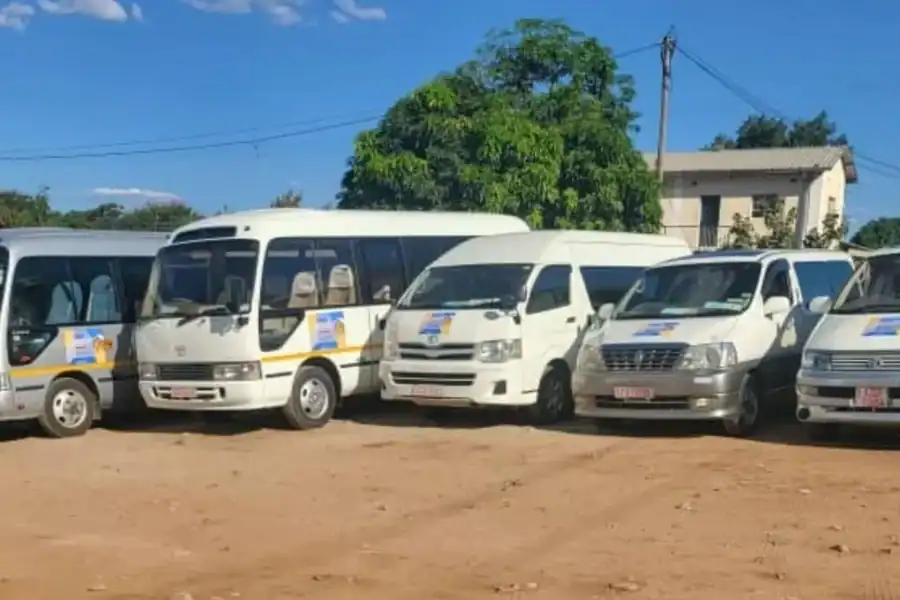🕓Livingstone: Airport Pickup& Victoria Falls Tour