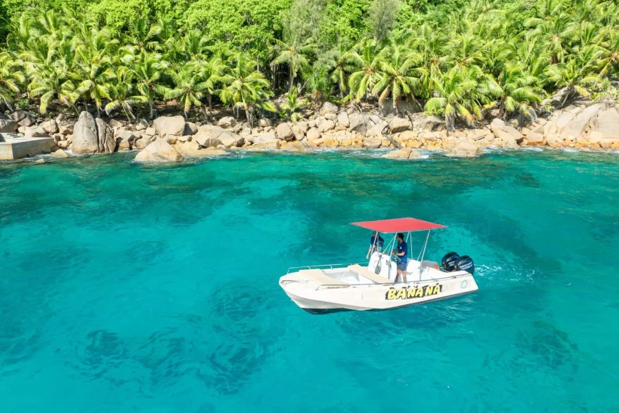 🕓Mahé: Guided Snorkeling Tour with Scenic West Coast Cruise