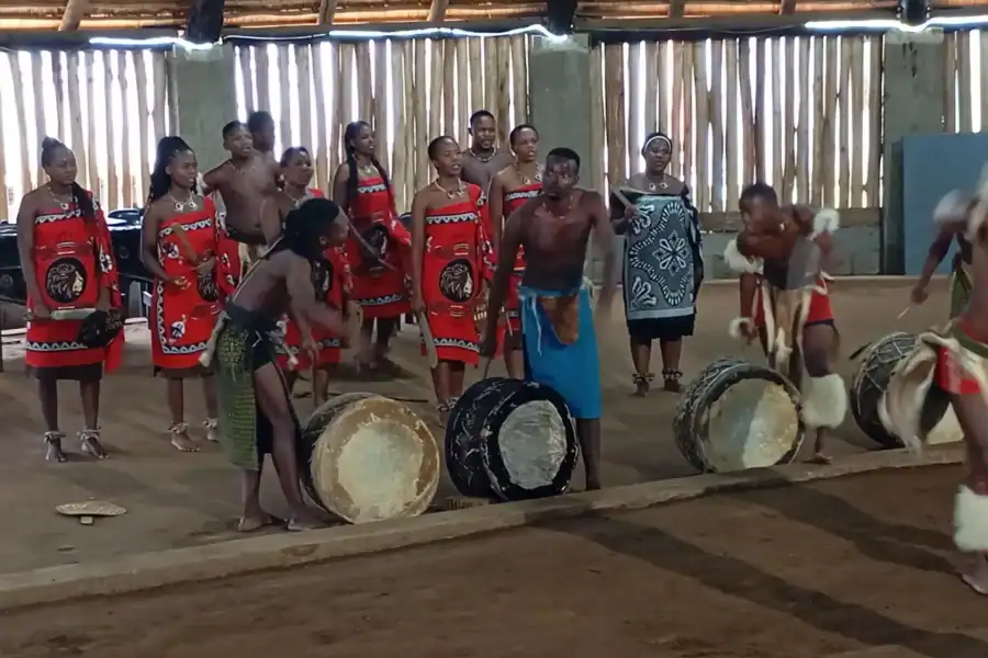 🕓Maputo: Eswatini Day Trip Cultural village with Safari