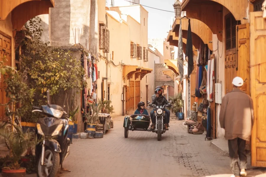 🕓Marrakech Hidden Gems: Vintage 1h30 Sidecar Guided Tour