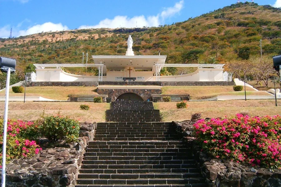 🕓Mauritius: Temples, Sugar Museum, and Beach Day Trip