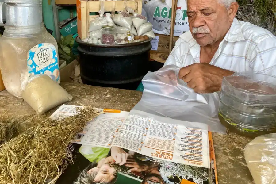 🕓Mindelo: Private Walking Tour with Local Food Tasting