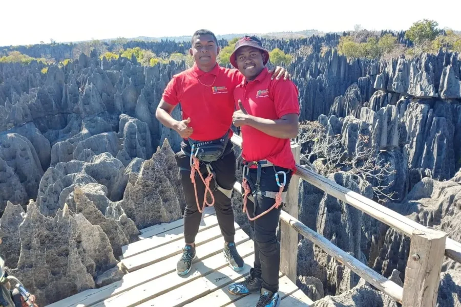 🕓Morondava: 3-Day Safari Tour Tsingy Bemaraha-Baobab avenue