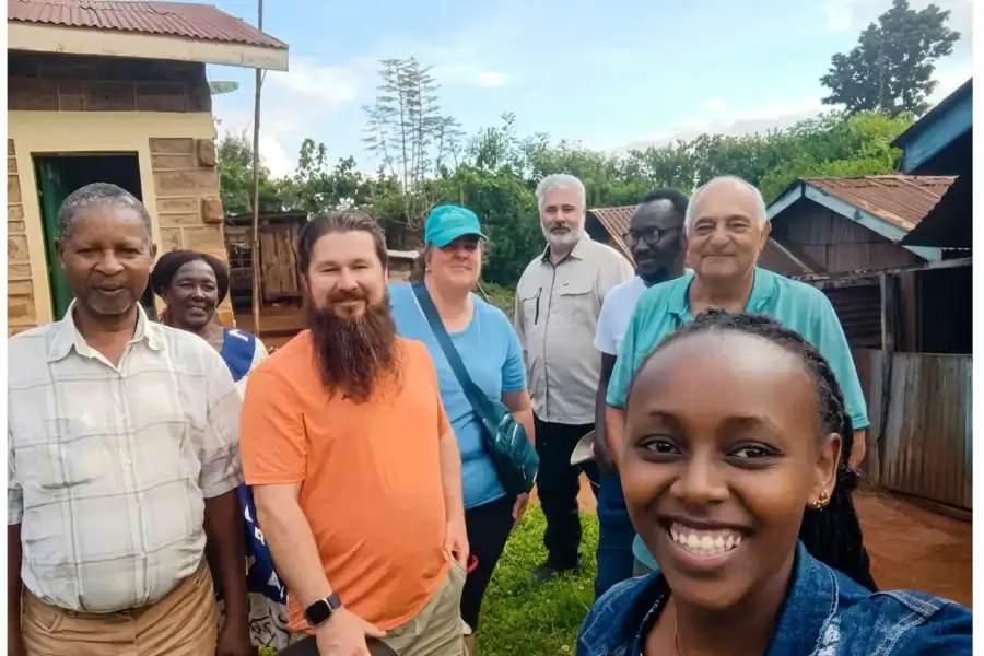 🕓Nairobi: Cooking Class, Village Visit, Feed Cow, Tea Picking