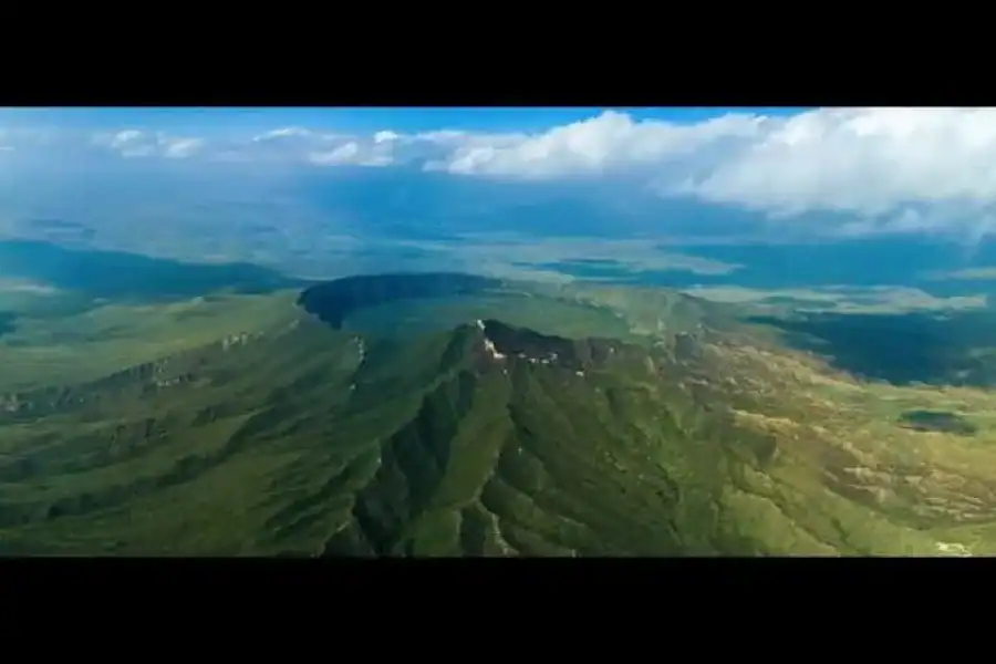 🚸Nairobi: Full-day Mount Longonot Hike With Boat Tour