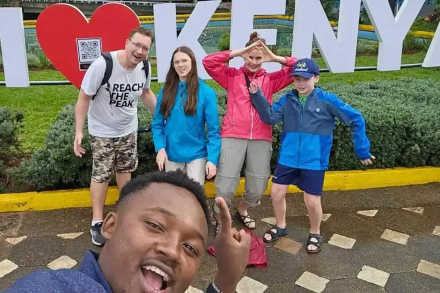 🕓Nairobi: Historic& Modern Highlights Guided Walking Tour