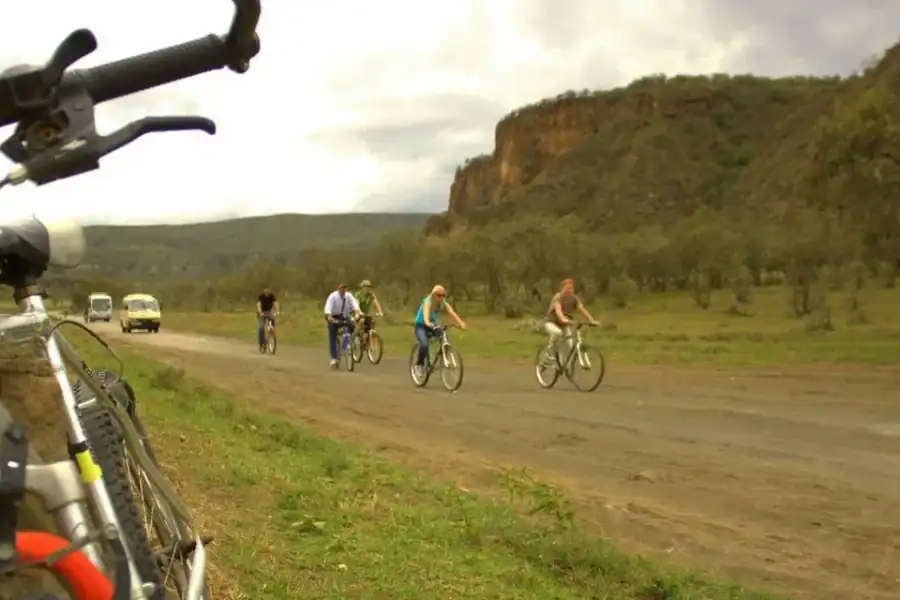 🕓Nairobi: Lake Naivasha& Hell’s Gate National Park Day Tour