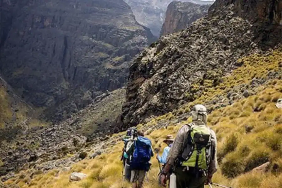 🕓Nairobi: 4-Day Mount Kenya Trek with Accommodation