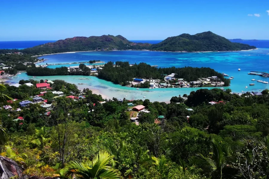 🕓Praslin: Private Tour of Fond Ferdinand with a Live Guide